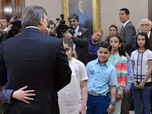 Cumhurbaşkanı Gül, 23 Nisan Çocuklarını Çankaya Köşkü’nde Kabul Etti